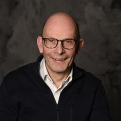 Ton van den Bergh